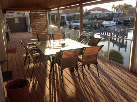 Waterside Canal Dreams - Accommodation Main Beach 33