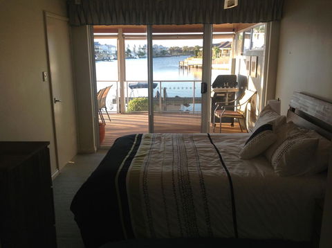 Waterside Canal Dreams - Accommodation Main Beach 17