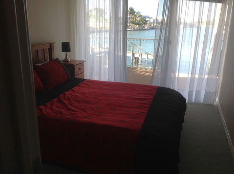 Waterside Canal Dreams - Accommodation Main Beach 19