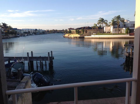 Waterside Canal Dreams - Accommodation Main Beach 32