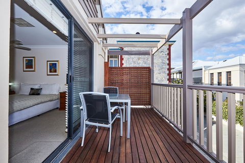 Fremantle Townhouse Unit 6 - Accommodation Main Beach 10