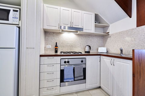 Fremantle Townhouse Unit 6 - Accommodation Main Beach 5