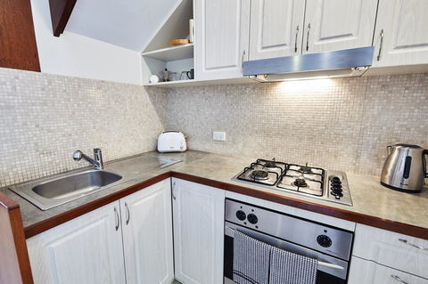 Fremantle Townhouse Unit 6 - Accommodation Main Beach 4