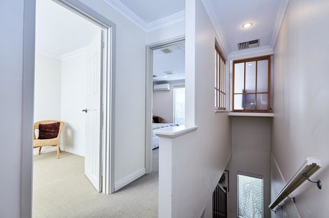 Fremantle Townhouse Unit 6 - Accommodation Main Beach 6