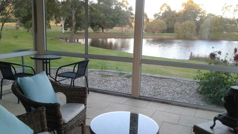 Abbivale Farm Cottage - Accommodation Main Beach 6