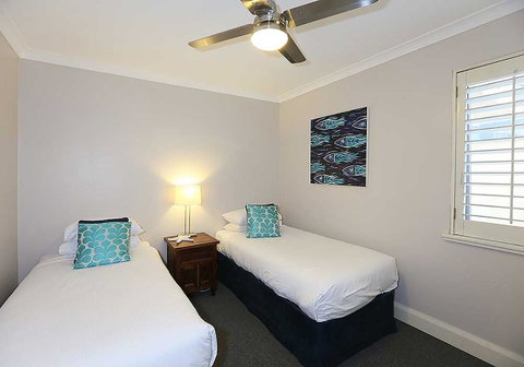 Salty Kiss - Accommodation Main Beach 13