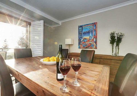 Salty Kiss - Accommodation Main Beach 6