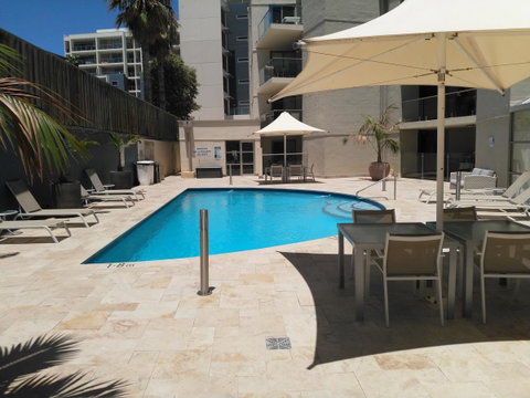Salty Kiss - Accommodation Main Beach 21