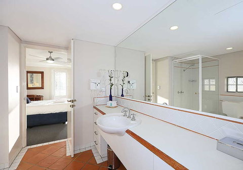 Salty Kiss - Accommodation Main Beach 12