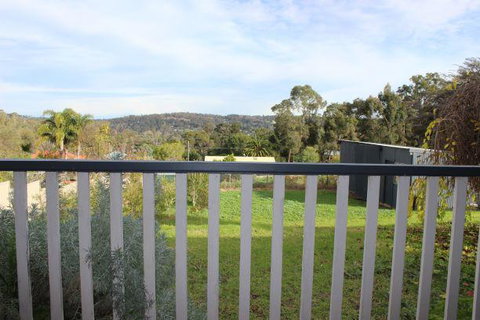 Yvonnes Rest Holiday Home - Accommodation Main Beach 8