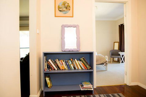 Yvonnes Rest Holiday Home - Accommodation Main Beach 2