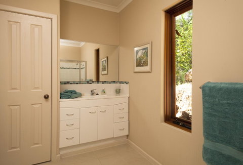 Innisfree Mountain Retreat - Accommodation Main Beach 7