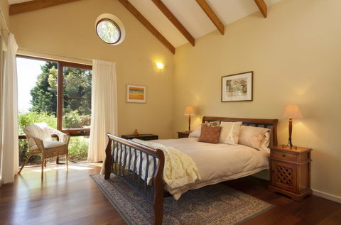 Innisfree Mountain Retreat - Accommodation Main Beach 4