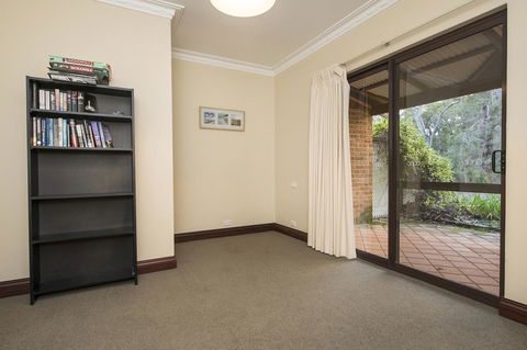 A Hidden Bush Delight - Accommodation Main Beach 21