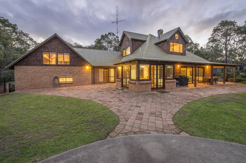 A Hidden Bush Delight - Accommodation Main Beach 4