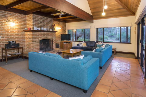 A Hidden Bush Delight - Accommodation Main Beach 14