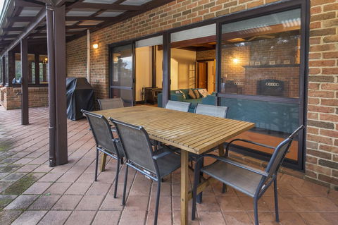 A Hidden Bush Delight - Accommodation Main Beach 11