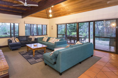 A Hidden Bush Delight - Accommodation Main Beach 13