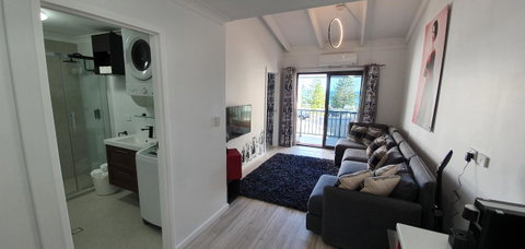 West Beach Lagoon 211 â€“ Great Views - Accommodation Main Beach 6