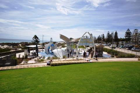 West Beach Lagoon 211 â€“ Great Views - Accommodation Main Beach 31
