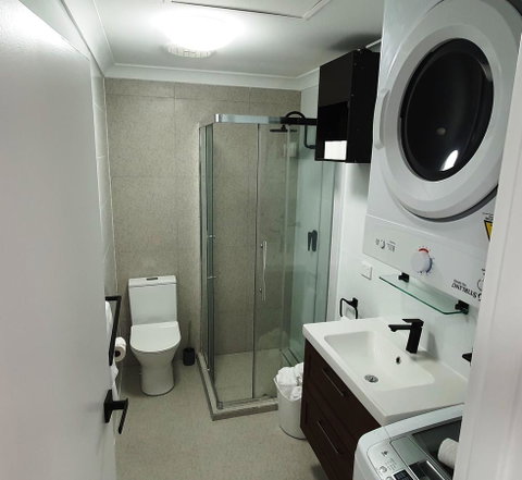 West Beach Lagoon 211 â€“ Great Views - Accommodation Main Beach 14