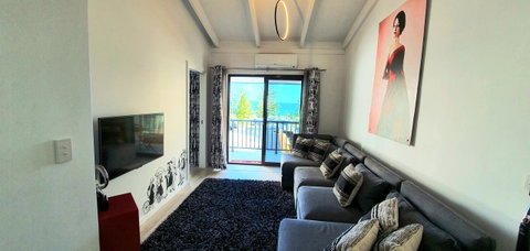 West Beach Lagoon 211 â€“ Great Views - Accommodation Main Beach 5