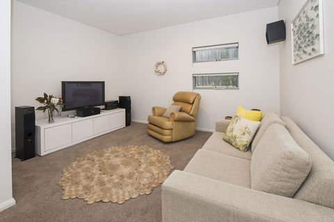 Calm Waters - Accommodation Main Beach 29