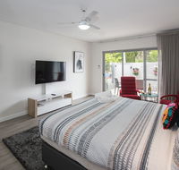 Churchill Studios - Accommodation Main Beach