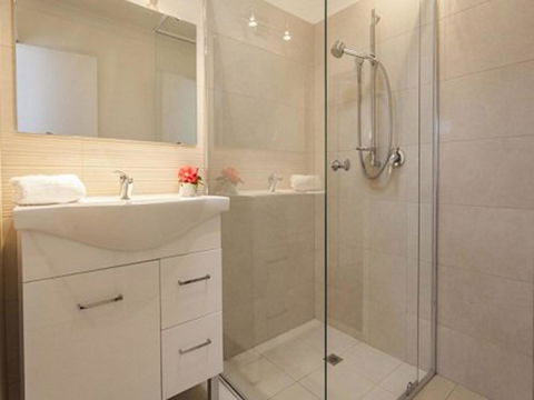 Attadale Excutive Villa - Accommodation Main Beach 12