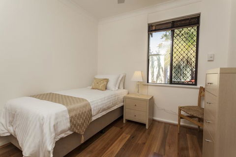 Attadale Excutive Villa - Accommodation Main Beach 16