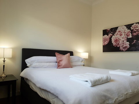 Leisurely Manor - Spacious Three Bedroom Home In Fremantle - Accommodation Main Beach 2