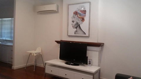Leisurely Manor - Spacious Three Bedroom Home In Fremantle - Accommodation Main Beach 6