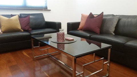 Leisurely Manor - Spacious Three Bedroom Home In Fremantle - Accommodation Main Beach 15