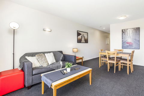 508 Stupendous Sunsets & Views Pool Gym Parking - Accommodation Main Beach 4