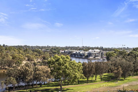 508 Stupendous Sunsets & Views Pool Gym Parking - Accommodation Main Beach 31