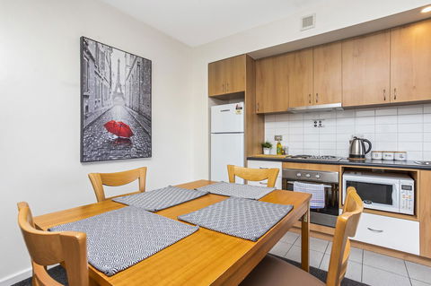 508 Stupendous Sunsets & Views Pool Gym Parking - Accommodation Main Beach 9