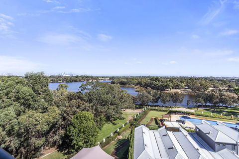 508 Stupendous Sunsets & Views Pool Gym Parking - Accommodation Main Beach 35