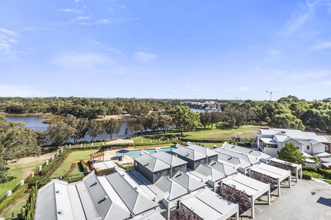 508 Stupendous Sunsets & Views Pool Gym Parking - Accommodation Main Beach 33
