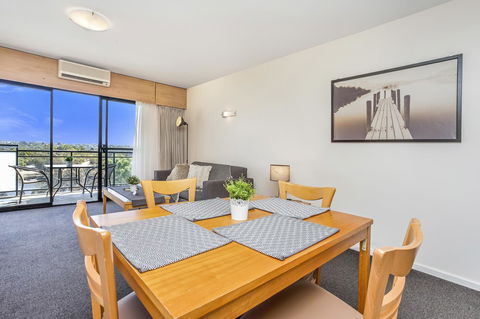 508 Stupendous Sunsets & Views Pool Gym Parking - Accommodation Main Beach 7