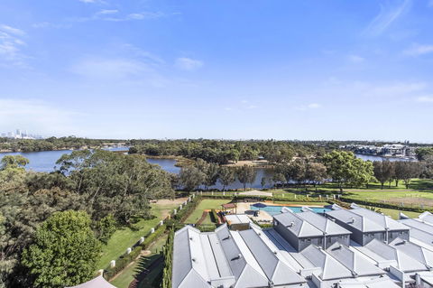 508 Stupendous Sunsets & Views Pool Gym Parking - Accommodation Main Beach 34