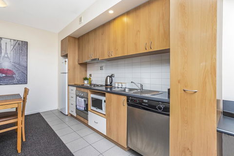 508 Stupendous Sunsets & Views Pool Gym Parking - Accommodation Main Beach 15