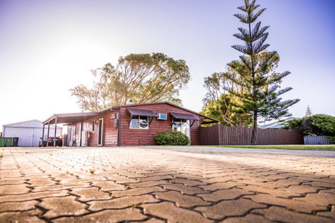 The Bothy Lancelin Family Retreat - Accommodation Main Beach 0