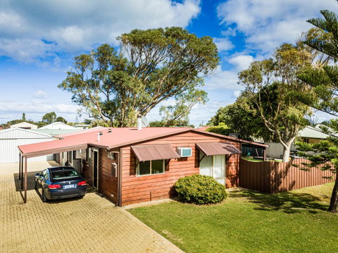 The Bothy Lancelin Family Retreat - Accommodation Main Beach 3