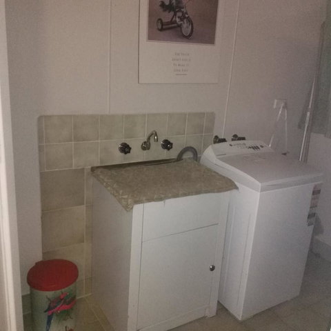 Don\'t Worry Be Happy - Accommodation Main Beach 15