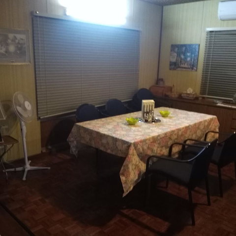 Don\'t Worry Be Happy - Accommodation Main Beach 8