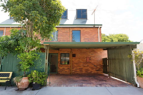 Monument Hill Townhouse - Fremantle - Accommodation Main Beach 24