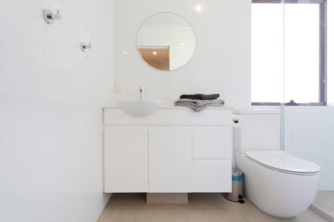 Monument Hill Townhouse - Fremantle - Accommodation Main Beach 4