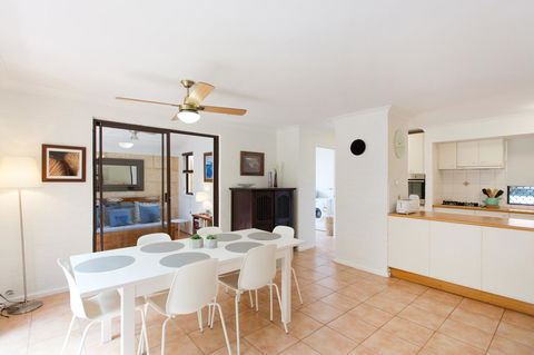 Monument Hill Townhouse - Fremantle - Accommodation Main Beach 16