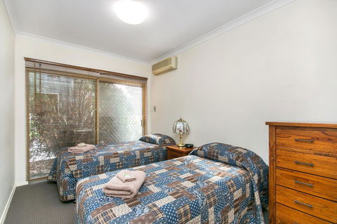 Coranda Lodge - Accommodation Main Beach 10