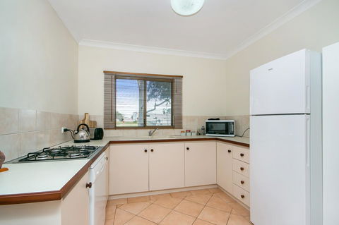 Coranda Lodge - Accommodation Main Beach 4